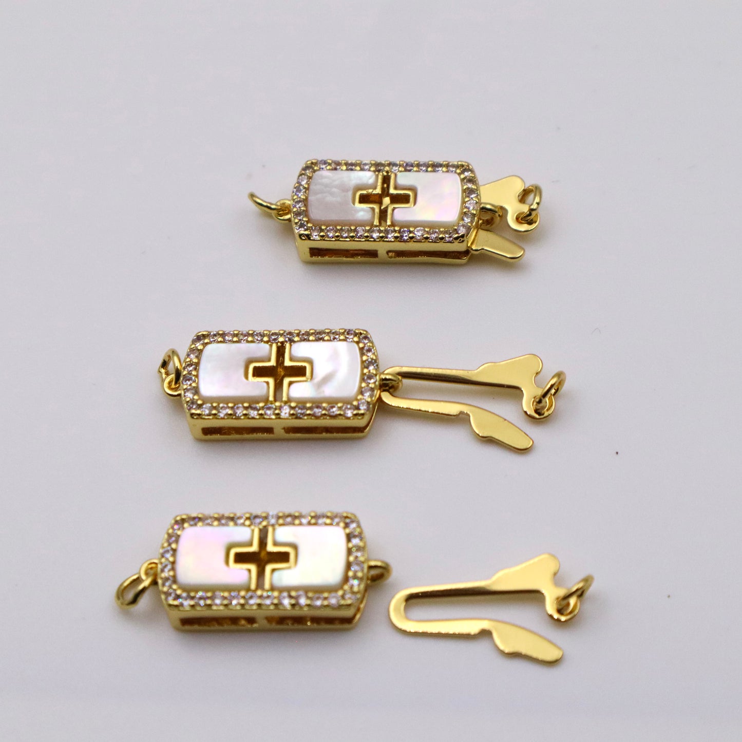 18k Gold Plated Shell Rectangular Cross Design One Row Clasp