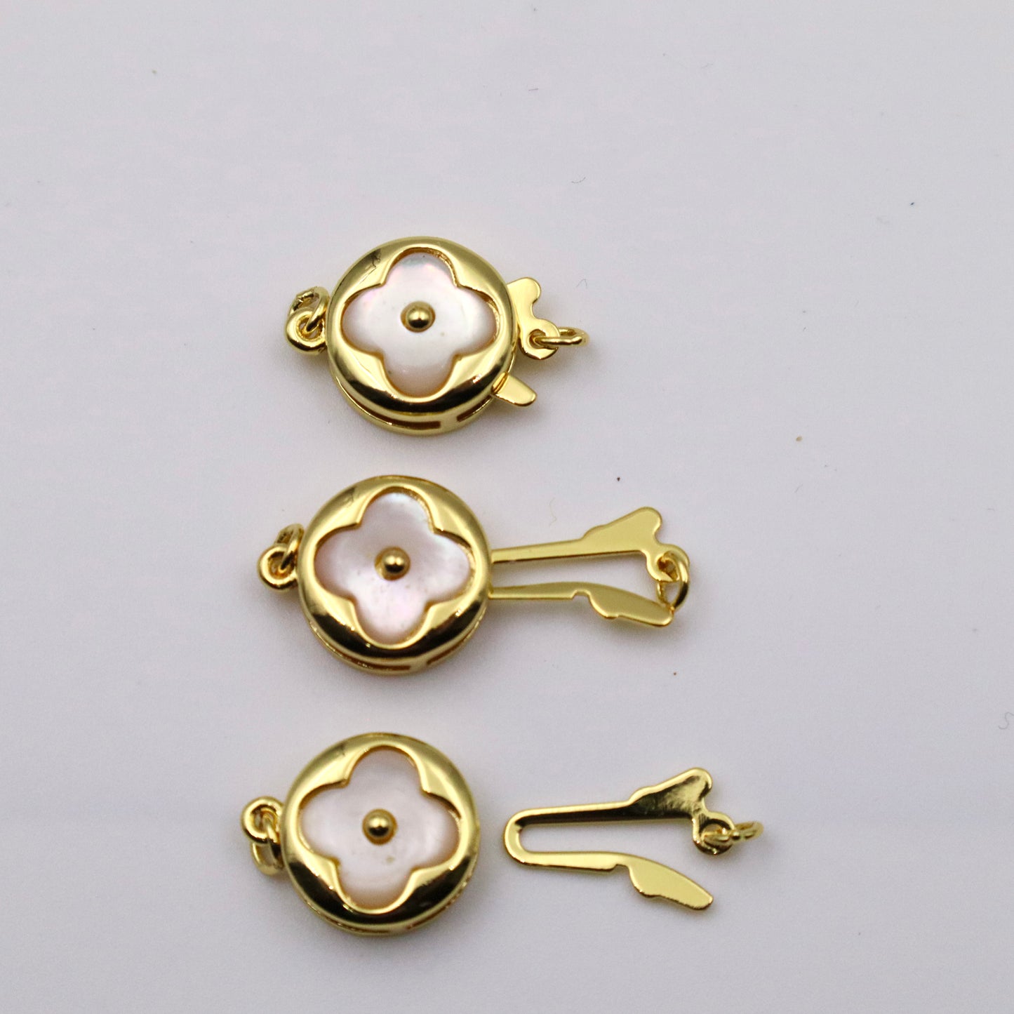 18k Gold Plated Shell Flower Lucky Clover One Row Clasp