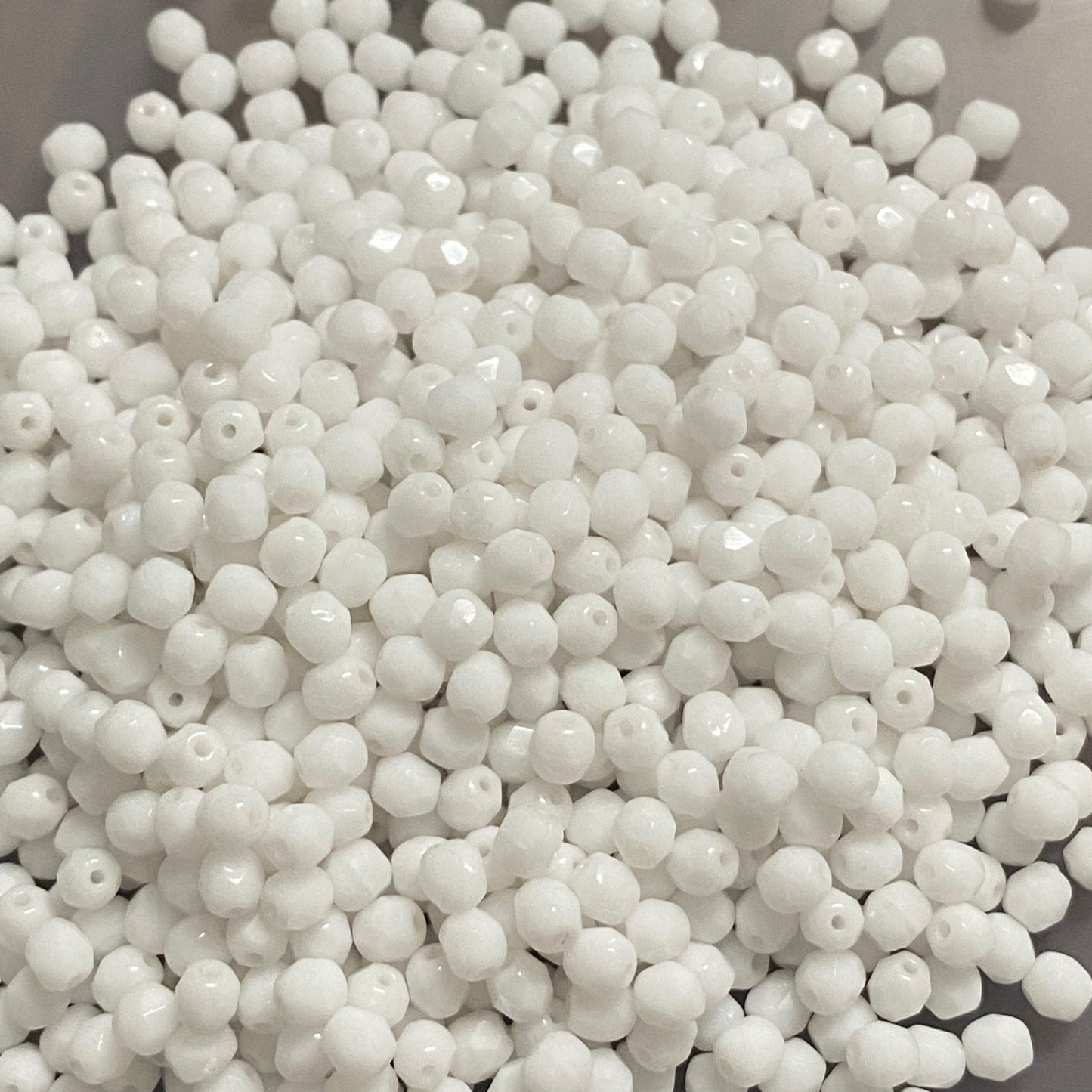 Czech Pinch Bead 5x3 mm Chalk White