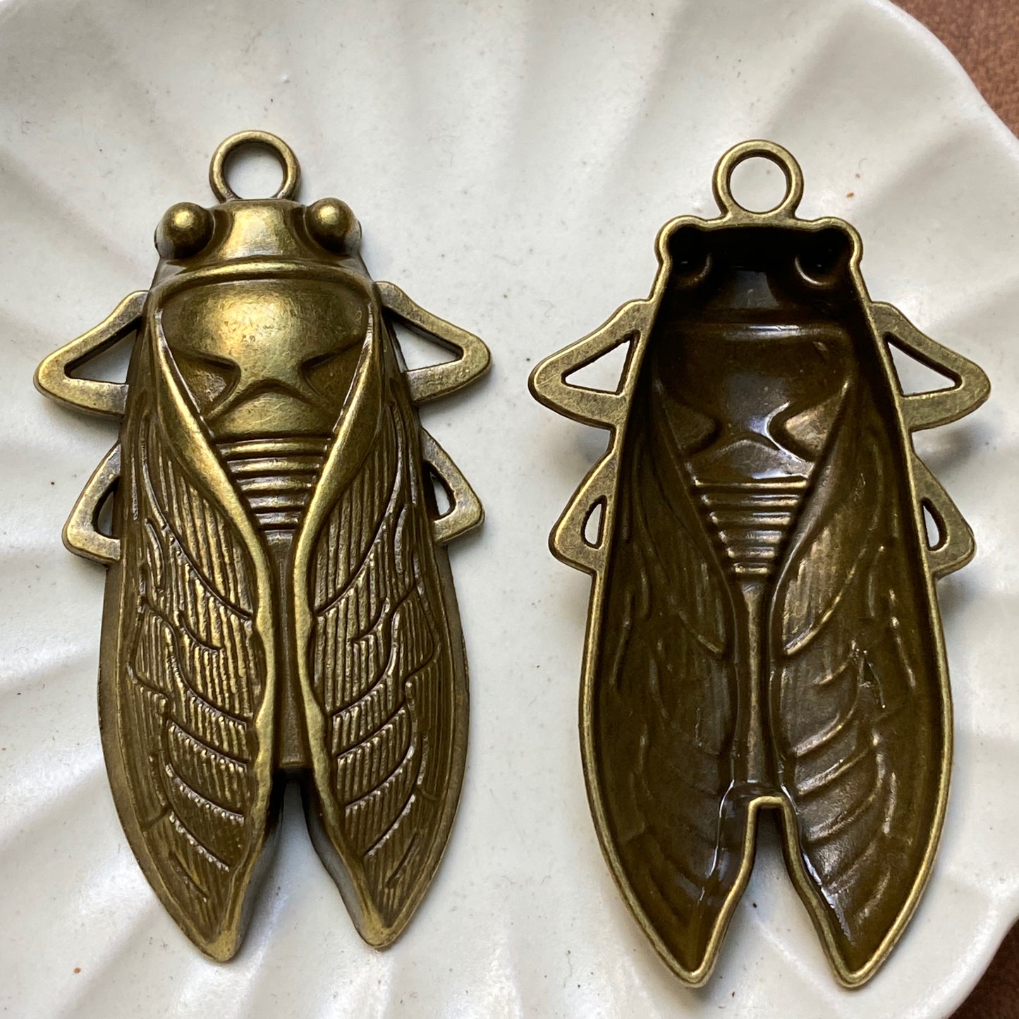 Alloy Cicada Charm Pendant in Antique Bronze 62x33mm